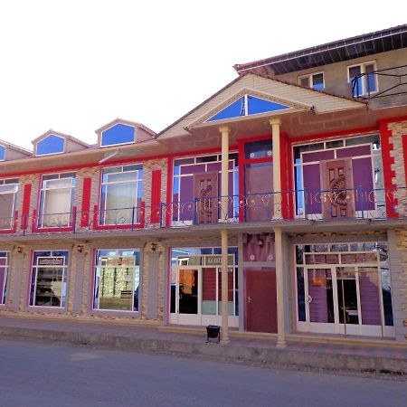 Tubram S Ailəvi Qonaq Evi Bed & Breakfast Şǝki Dış mekan fotoğraf
