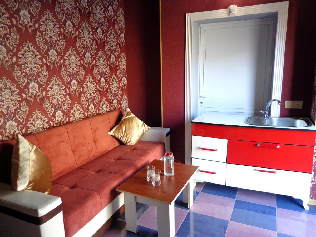 Tubram S Ailəvi Qonaq Evi Bed & Breakfast Şǝki Dış mekan fotoğraf