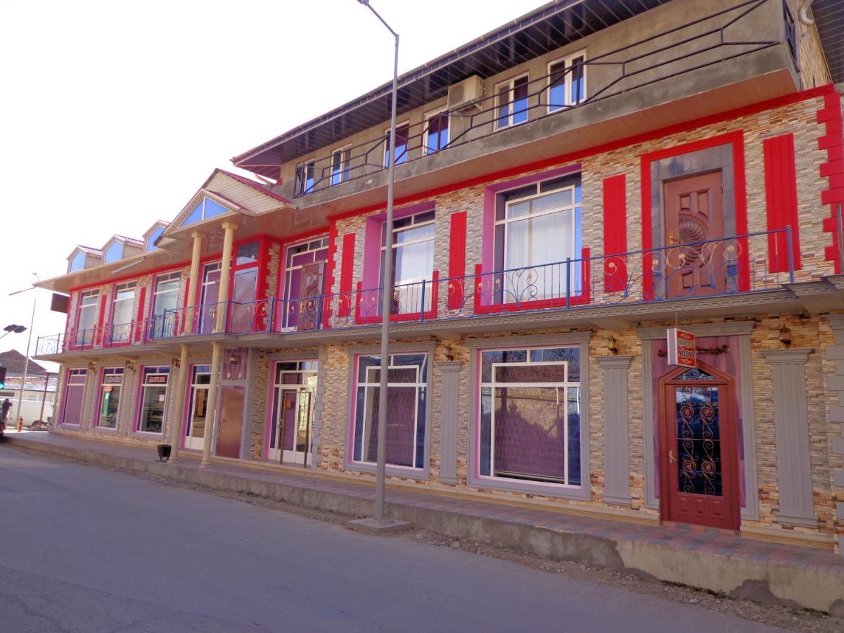 Tubram S Ailəvi Qonaq Evi Bed & Breakfast Şǝki Dış mekan fotoğraf