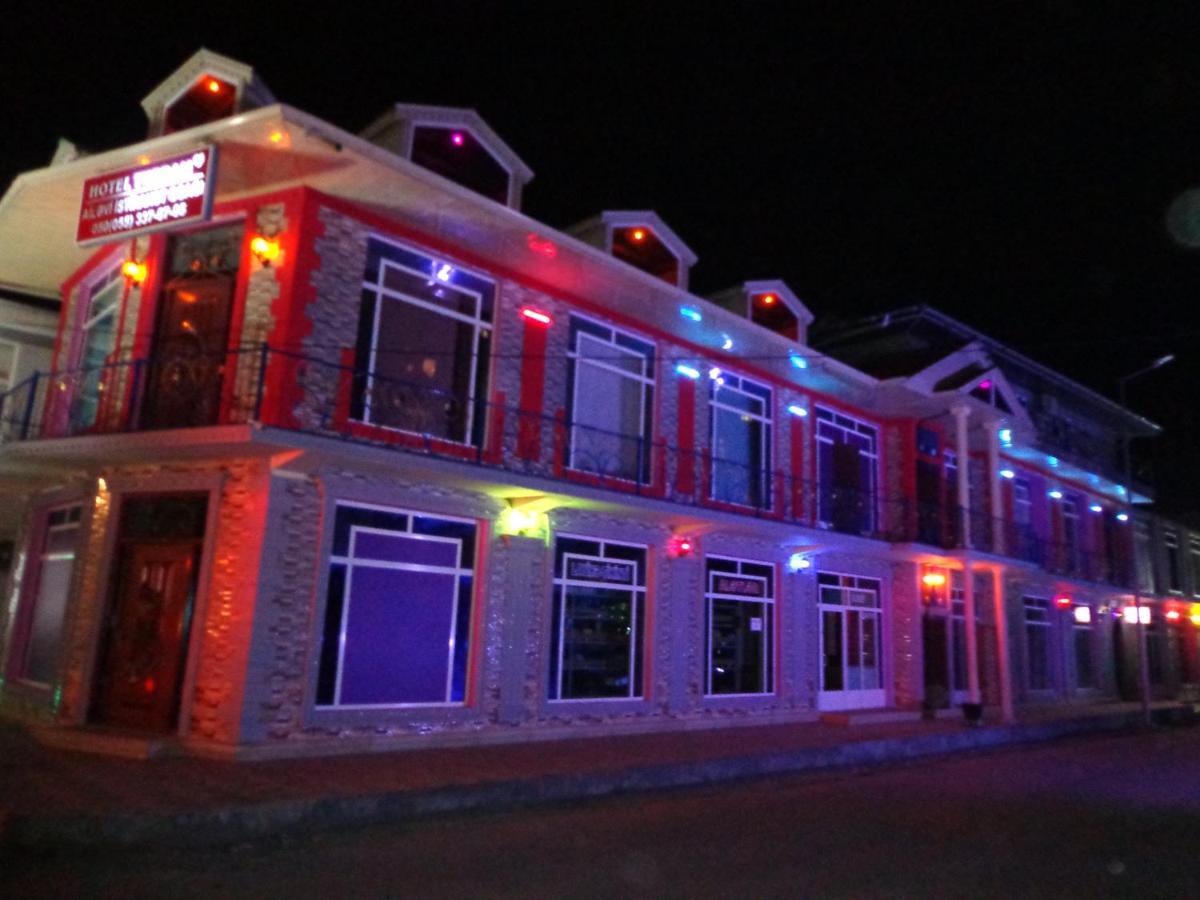 Tubram S Ailəvi Qonaq Evi Bed & Breakfast Şǝki Dış mekan fotoğraf