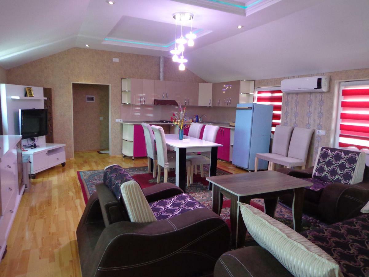 Tubram S Ailəvi Qonaq Evi Bed & Breakfast Şǝki Dış mekan fotoğraf